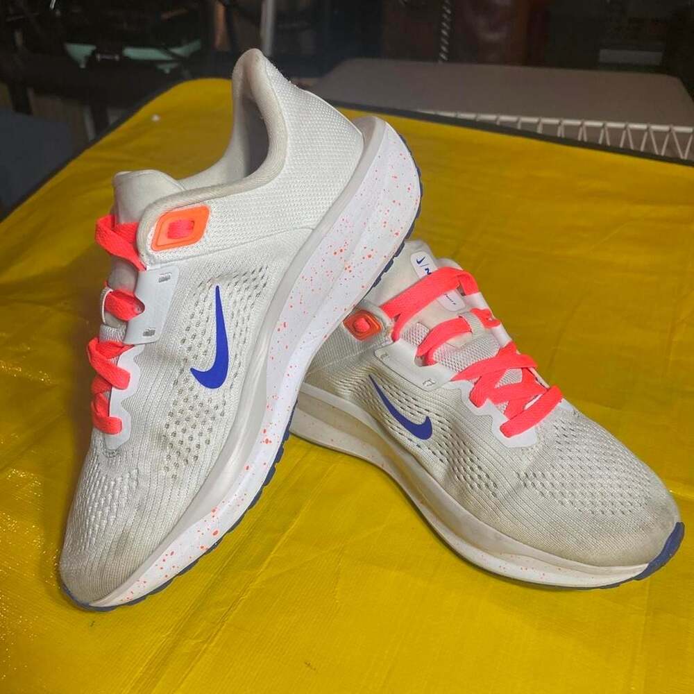 Nike Quest 5 Lightweight Running Sneakers White Pink Purple